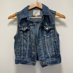 Aritzia Talula Cropped Vest